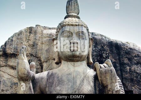L'Avukana Statue de Bouddha, le Sri Lanka Banque D'Images