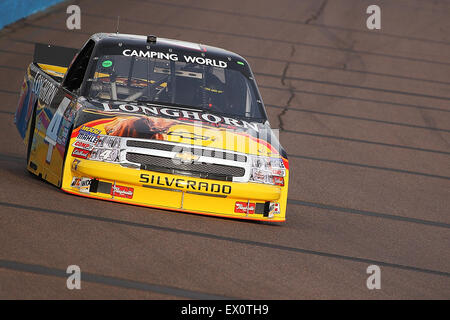 AVONDALE, Arizona - 12 novembre : Kevin Harvick (4) prend des longueurs dans une séance d'essai pour le NASCAR Camping World Truck Series Banque D'Images