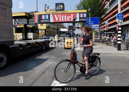 Utrecht, Pays-Bas. Le 04 juillet, 2015. Le début officiel platford et capacités pour le 102e Tour de France départ est érigée à Utrecht pour le 4 juillet. Credit : Action Plus Sport Images/Alamy Live News Banque D'Images