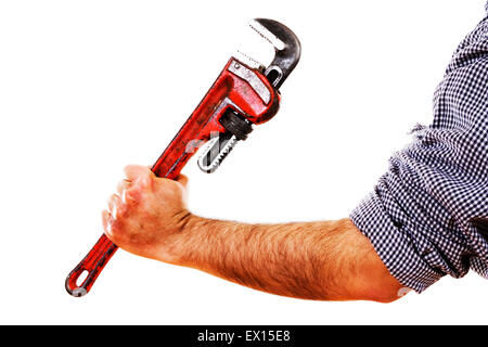 Image de l'homme tenant une clé à pipe rouge, isolé sur blanc. Banque D'Images