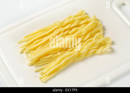 La cuisine slovaque - Fromage de chaîne en forme de petites tresses (Korbaciky) Banque D'Images