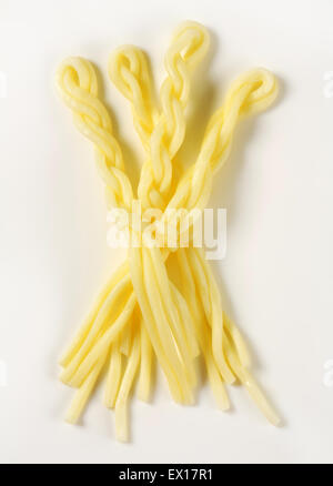 La cuisine slovaque - Fromage de chaîne en forme de petites tresses (Korbaciky) Banque D'Images