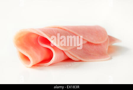 Studio shot de tranches de jambon roulées Banque D'Images