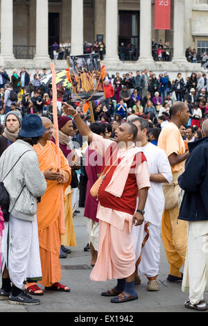 Rathayatra parade, adeptes Hare Krishna à Londres. Banque D'Images