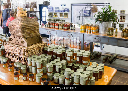 À l'intérieur d'un magasin traditionnel de confitures et condiments dans Berrima, Banque D'Images