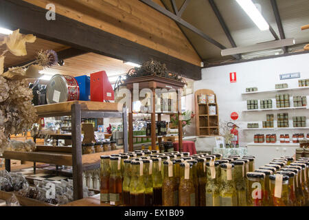 À l'intérieur d'un village traditionnel de confitures et condiments en magasin Berrima, New South Wales, Australie Banque D'Images