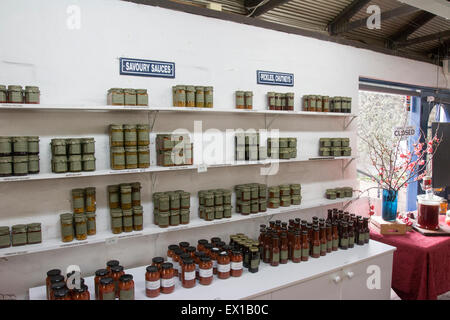 À l'intérieur d'un village traditionnel de confitures et condiments en magasin Berrima, New South Wales, Australie Banque D'Images