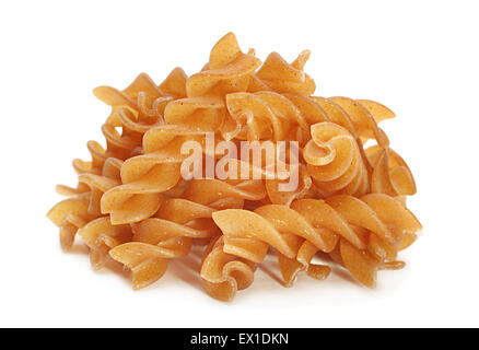 Spirale de sarrasin pâtes sèches isolated on white Banque D'Images