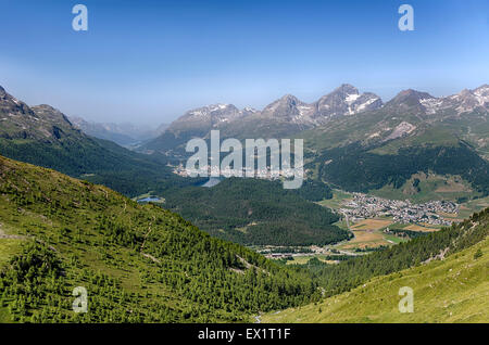 Vue depuis Muottas Muragl en direction de St.Moritz, Celerina et Silvaplana, Engadine, Suisse Banque D'Images