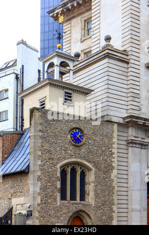 Église de St Ethelburga's à Londres, a été presque entièrement détruit par une bombe de l'IRA en 1993. Banque D'Images