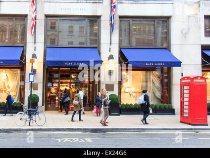 Ralph Lauren designer boutique de mode à New Bond Street, Londres, octobre 2014. Banque D'Images