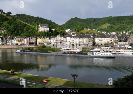 Chaland de charge Graciosa, enregistré à Anvers, Belgique, voyages jusqu'au bord de la Moselle à Cochem, Allemagne, chargés de charbon. Banque D'Images