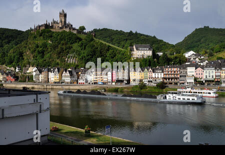 Chaland de charge Graciosa, enregistré à Anvers, Belgique, voyages jusqu'au bord de la Moselle à Cochem, Allemagne, chargés de charbon. Banque D'Images