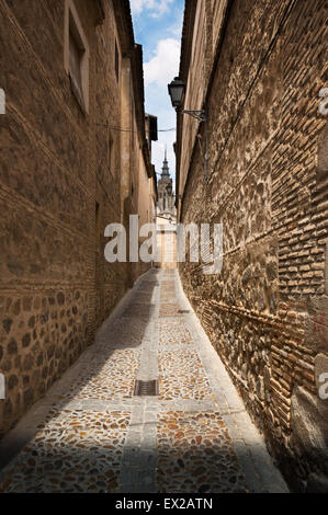 Ruelle dans la vieille ville de Tolède, Espagne Banque D'Images