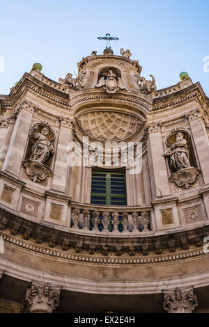 Basilique della Collegiata sur via Entnea, Catane, Sicile, Italie Banque D'Images