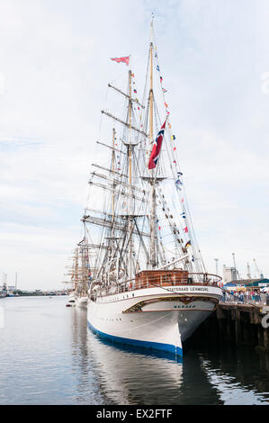 Le grand voilier Statsraad Lehmkuhl amarré à Belfast dans le cadre du festival des Grands Voiliers Banque D'Images