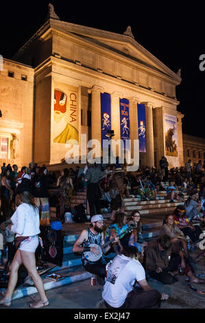 Chicago, Illinois, USA. 4 juillet, 2015. Vient buter se rassembler pour célébrer les étapes du Field Museum de Chicago au cours de la 4e du Grateful Dead de juillet 'Fare Thee Well' show. Crédit : Charles Jines/Alamy Live News Banque D'Images