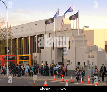 Foule foule autour de l'amusement et divertissement au côté show Royal show à Adelaide (Australie) Banque D'Images