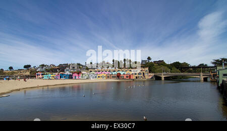 Bungalows pittoresques sur la plage à Capitola, Californie Banque D'Images