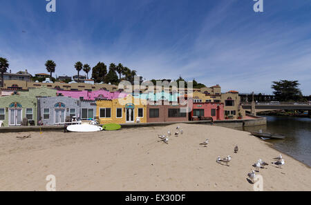 Bungalows pittoresques sur la plage à Capitola, Californie Banque D'Images