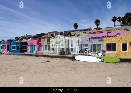 Bungalows pittoresques sur la plage à Capitola, Californie Banque D'Images