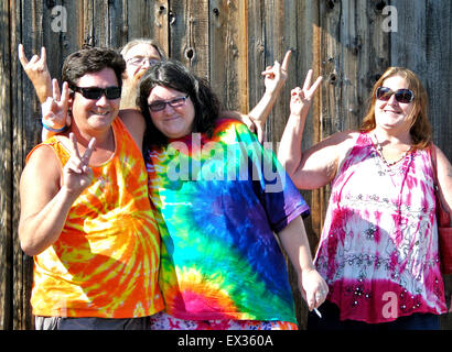 Chicago, Illinois, USA. 05 juillet, 2015. Grateful Dead fans assister à concert diffusé à la croisée des chemins d'eau douce restaurant salle de concert dans le centre-ville de San Rafael Marin County pour diffusion finale. Credit : Bob Kreisel/Alamy Live News Banque D'Images