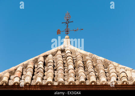 Toit de tuiles de chapelle de Virgen del Socorro, Plaza del Portichuelo, Antequera, Andalousie, Espagne Banque D'Images