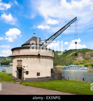 L'Europe, l'Allemagne, Rhénanie-Palatinat, Andernach, Alter Krahnen, grue portuaire historique sur le Rhin. Europa, Deuts Banque D'Images