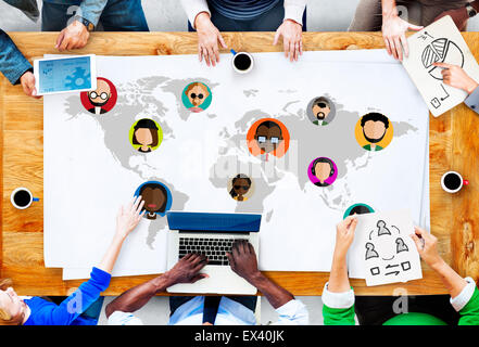 Gens du monde de la communauté mondiale les réseaux sociaux Concept Connexion Banque D'Images