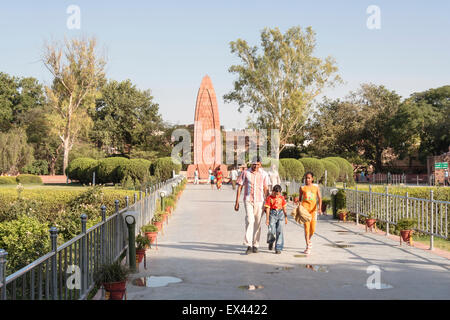 Au Mémorial de Jallianwala Bagh garden, Amritsar, Inde Banque D'Images