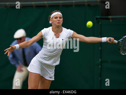 Wimbledon, Londres, Royaume-Uni. 6 juillet, 2015. Tennis, Wimbledon, Lucie Safarova (CZE) dans son match contre Vandeweghe(CZE) Credit : Henk Koster/Alamy Live News Banque D'Images