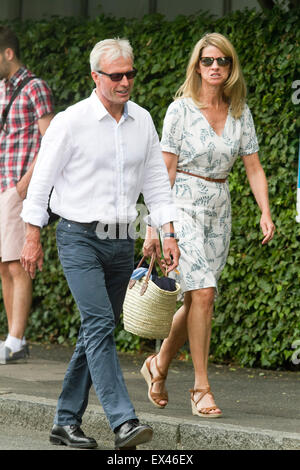 Wimbledon Londres, Royaume-Uni. 6e juillet 2015. Nigel Sears père de Kim Sears qui est mariée à Andy Murray arrive sur la septième journée de la tennis de Wimbledon Crédit : amer ghazzal/Alamy Live News Banque D'Images