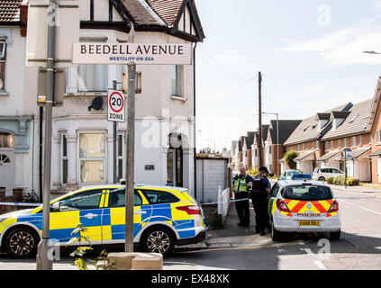 Westcliff on Sea, Essex, Royaume-Uni. 6 juillet, 2015. La police a lancé une enquête de meurtre après qu'un homme a été retrouvé poignardé à l'intérieur d'une maison à Beedell Avenue, Westcliff. Crédit : Darren Attersley/Alamy Live News Banque D'Images