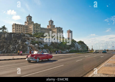 Vue horizontale de l'Hôtel Nacional de la Malecon de La Havane, Cuba. Banque D'Images