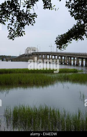 Richard C. Woods Memorial Bridge et de Beaufort en Caroline du Sud USA Banque D'Images