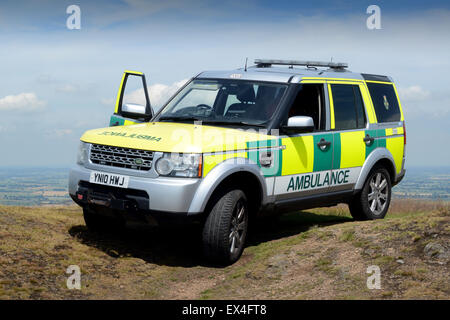 West Midlands Ambulance Service Land Rover véhicules de sauvetage sur la Colline Wrekin dans Shropshire Banque D'Images