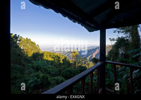 Vue horizontale dans le Parc National Turquino, Cuba. Banque D'Images