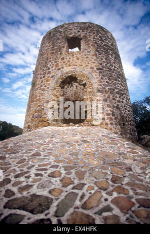 Caraïbes, îles Vierges britanniques, Tortola, Mt. Parc national sain, moulin ruines dans le cadre d'une plantation de canne à sucre du 18ème siècle Banque D'Images