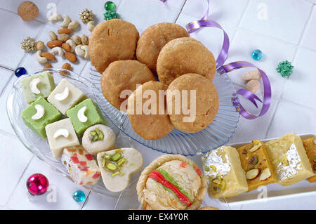 Kachori & Mithai sur l'occasion de l'Aïd Banque D'Images