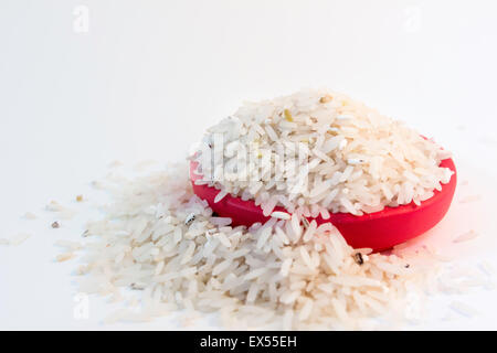 Riz basmati grain découpe des aliments sains blanc bol closeup Banque D'Images