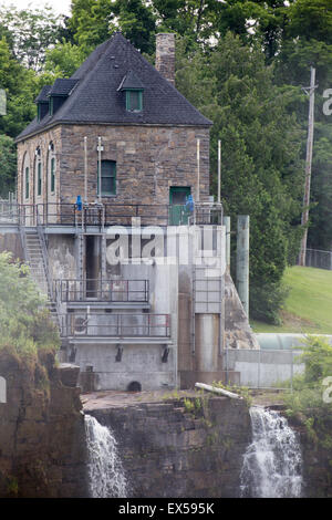 Rainbow Falls Hydroelectric Plant. La Ausable Chasm. Une gorge près de Keeseville, New York, États-Unis en montagnes Adirondack Banque D'Images