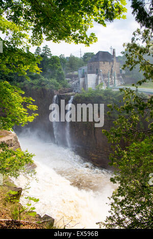 Rainbow Falls Hydroelectric Plant. La Ausable Chasm. Une gorge près de Keeseville, New York, États-Unis Banque D'Images