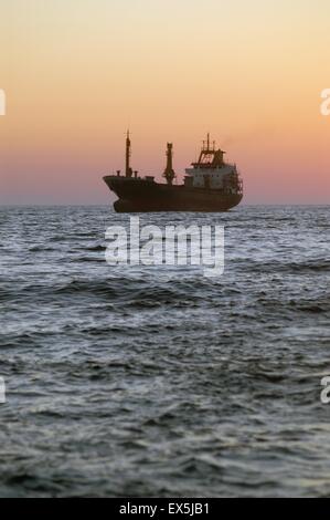 D'un cargo naviguant dans le sud de la mer Adriatique Banque D'Images