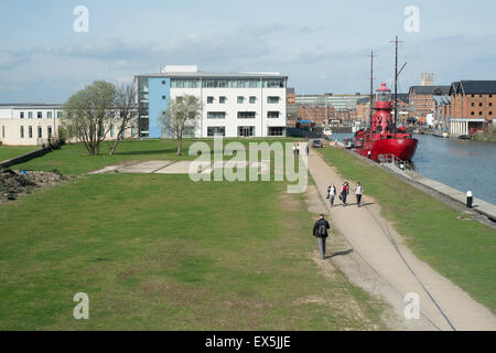 Sur le bateau-phare Sula et Gloucester Sharpness canal dans Gloucester Banque D'Images