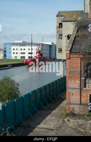 Sur le bateau-phare Sula et Gloucester Sharpness canal dans Gloucester Banque D'Images