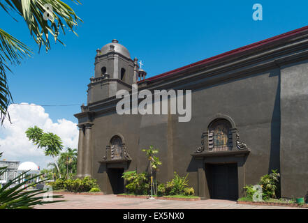 Naga Cathédrale Métropolitaine, la plus vieille cathédrale de l'ensemble le sud de Luzon. Il a été construit en 1573, et a été inauguré en 1575 Banque D'Images