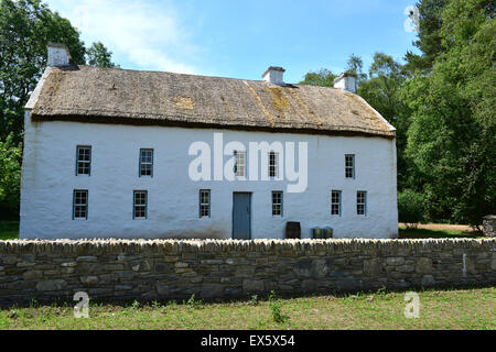 18e siècle maison ancestrale de Hugh Campbell reconstruits à l'Ulster American Folk Park Banque D'Images