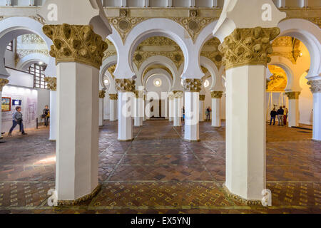 Eglise Santa Maria la Blanca à Tolède, en Espagne. Banque D'Images