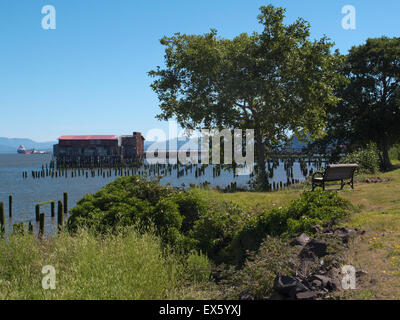 Astoria, Oregon, USA. Astoria waterfront où des centaines de pilots rester où conserveries de poisson utilisé pour tenir. © Becky Matthews Banque D'Images