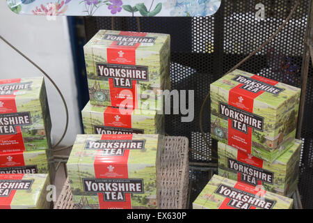 Yorkshire plateau en vente à l'intérieur d'un magasin traditionnel de confitures et condiments,Berrima en Nouvelle Galles du Sud, Australie Banque D'Images